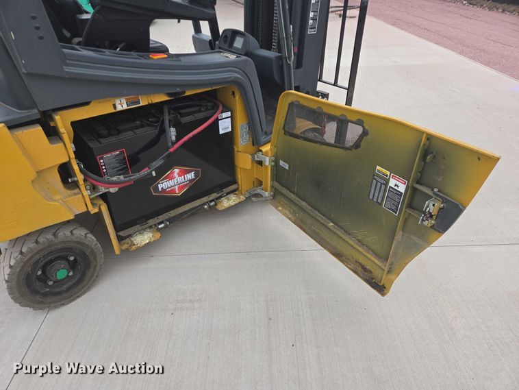 image for item DY1137 Caterpillar EP4000 forklift