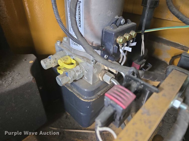 image for item DY1137 Caterpillar EP4000 forklift