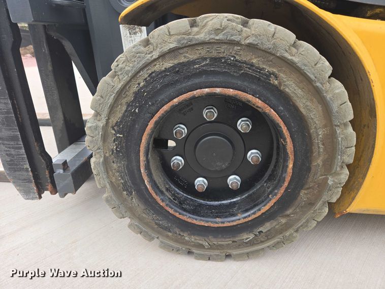 image for item DY1137 Caterpillar EP4000 forklift