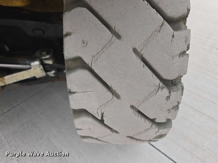 image for item DY1137 Caterpillar EP4000 forklift