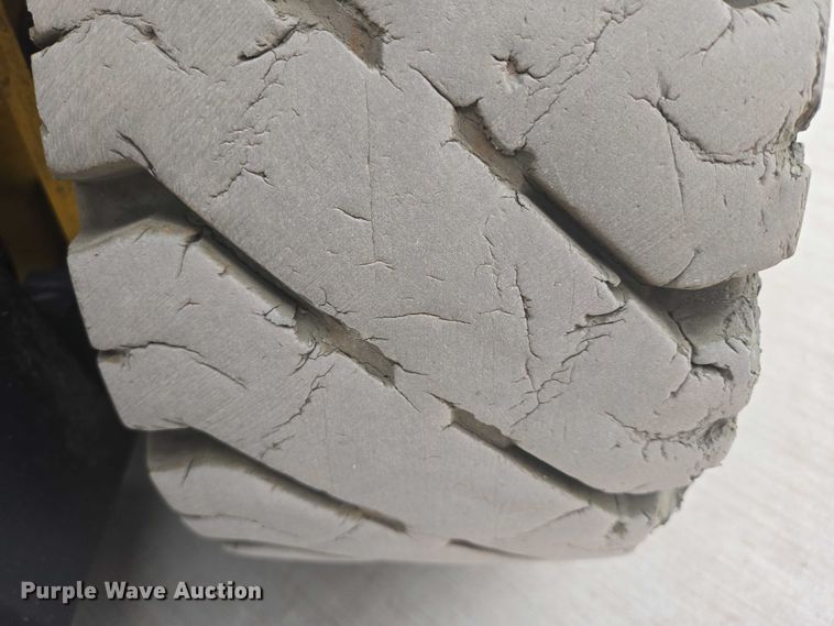 image for item DY1137 Caterpillar EP4000 forklift