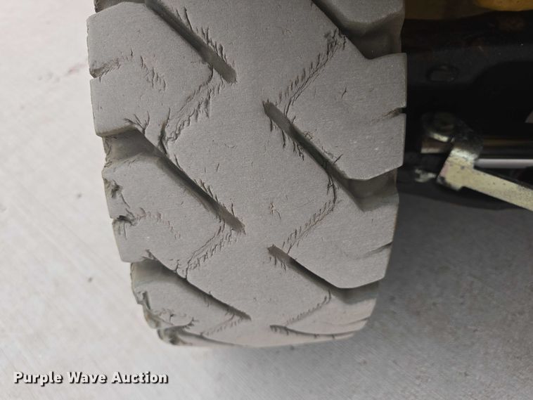 image for item DY1137 Caterpillar EP4000 forklift