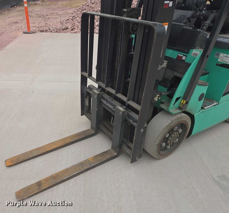 image for item DY1138 Mitsubishi FBC25N forklift