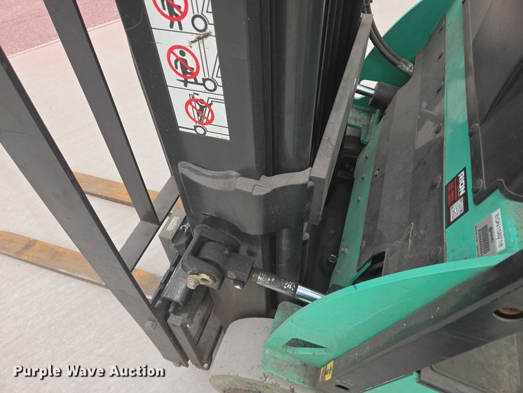 image for item DY1138 Mitsubishi FBC25N forklift