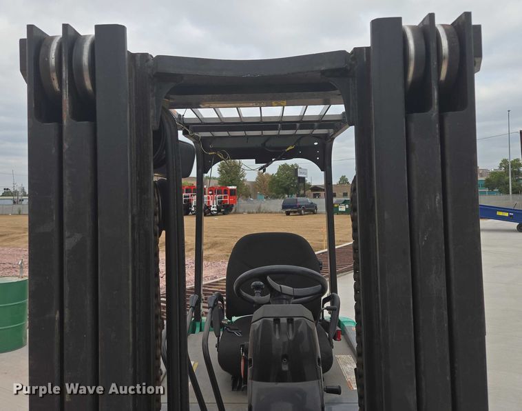 image for item DY1138 Mitsubishi FBC25N forklift