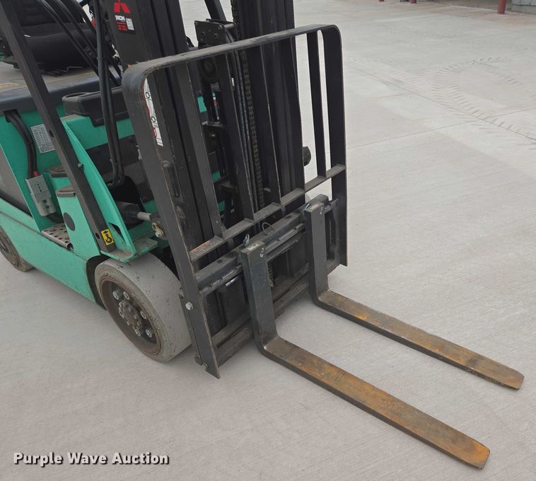 image for item DY1138 Mitsubishi FBC25N forklift