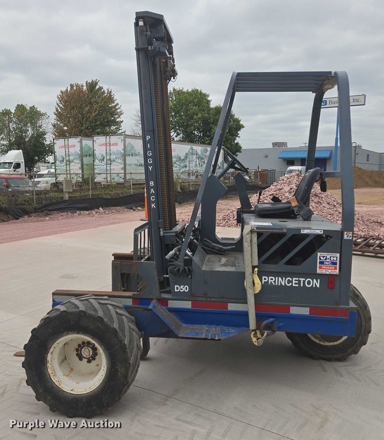 image for item DY1140 1998 Princeton D50 forklift
