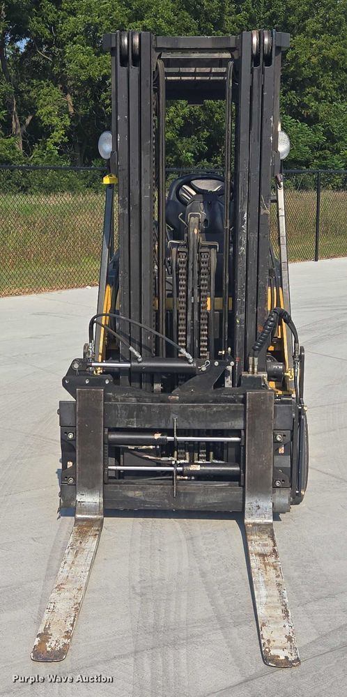 image for item DY1173 Caterpillar E6500-AC forklift