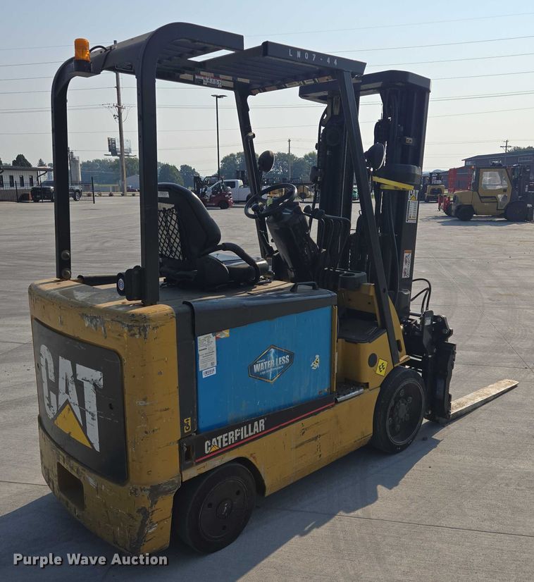 image for item DY1173 Caterpillar E6500-AC forklift
