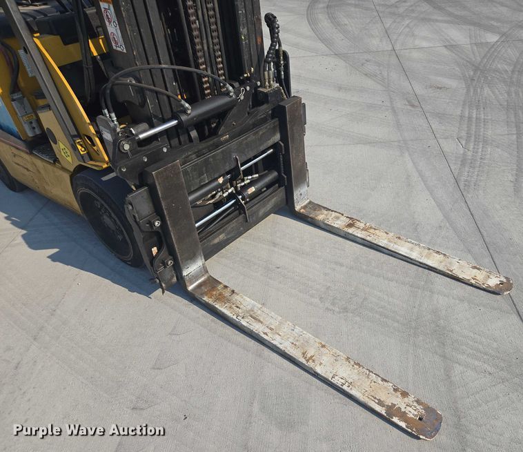 image for item DY1173 Caterpillar E6500-AC forklift