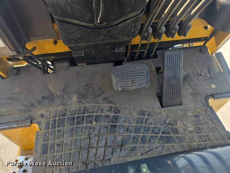 image for item DY1173 Caterpillar E6500-AC forklift