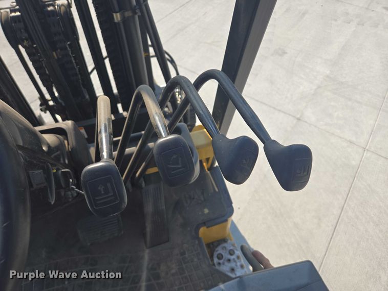 image for item DY1173 Caterpillar E6500-AC forklift