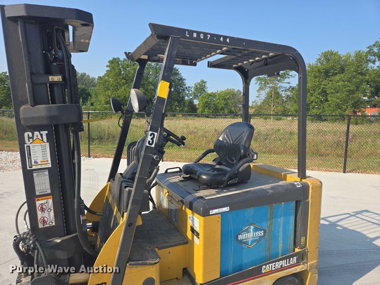 image for item DY1173 Caterpillar E6500-AC forklift