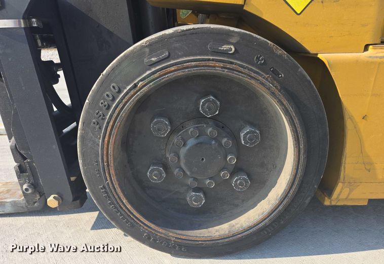 image for item DY1173 Caterpillar E6500-AC forklift