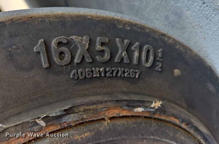 image for item DY1173 Caterpillar E6500-AC forklift