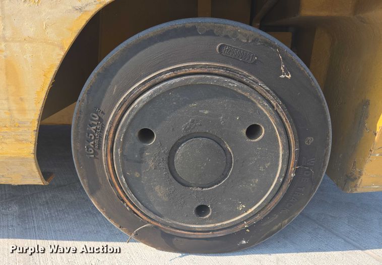 image for item DY1173 Caterpillar E6500-AC forklift