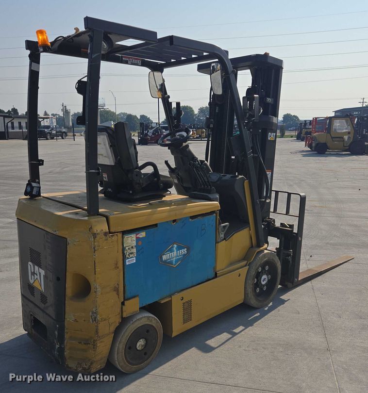 image for item DY1174 Caterpillar EC30LN2 forklift