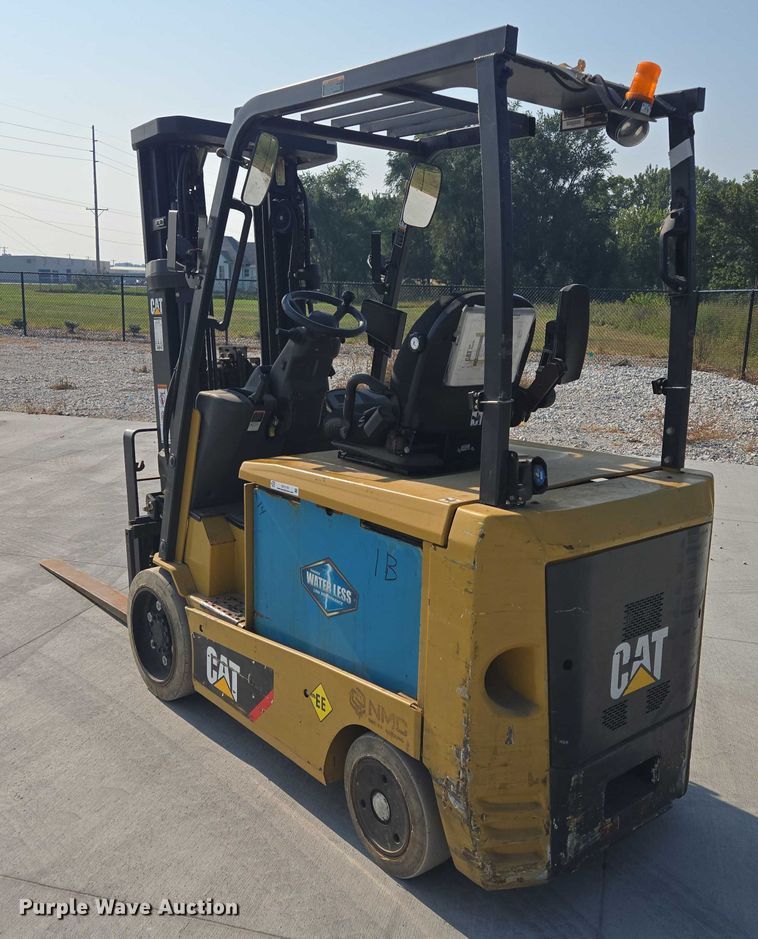 image for item DY1174 Caterpillar EC30LN2 forklift
