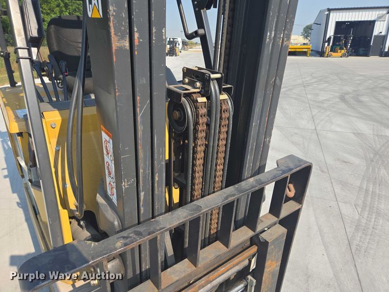 image for item DY1174 Caterpillar EC30LN2 forklift