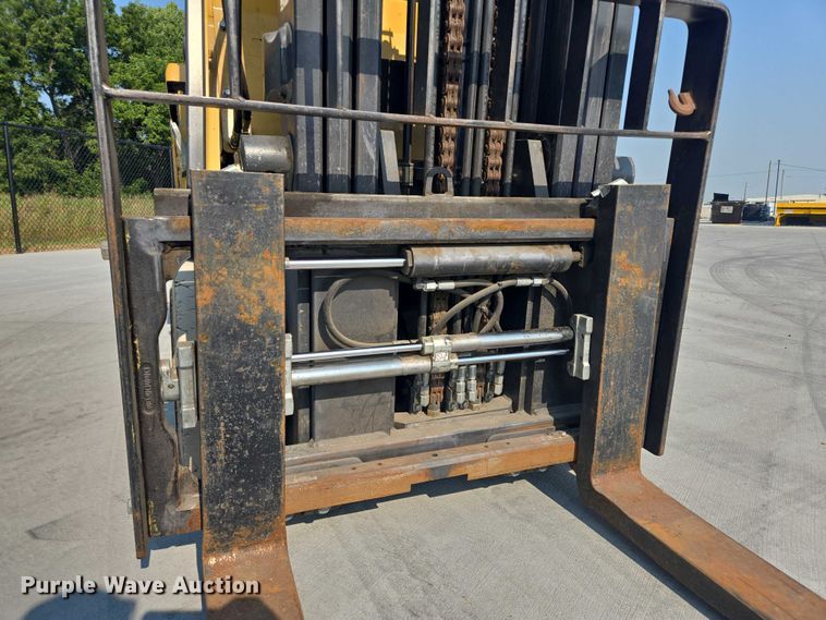 image for item DY1174 Caterpillar EC30LN2 forklift