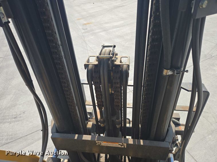 image for item DY1174 Caterpillar EC30LN2 forklift