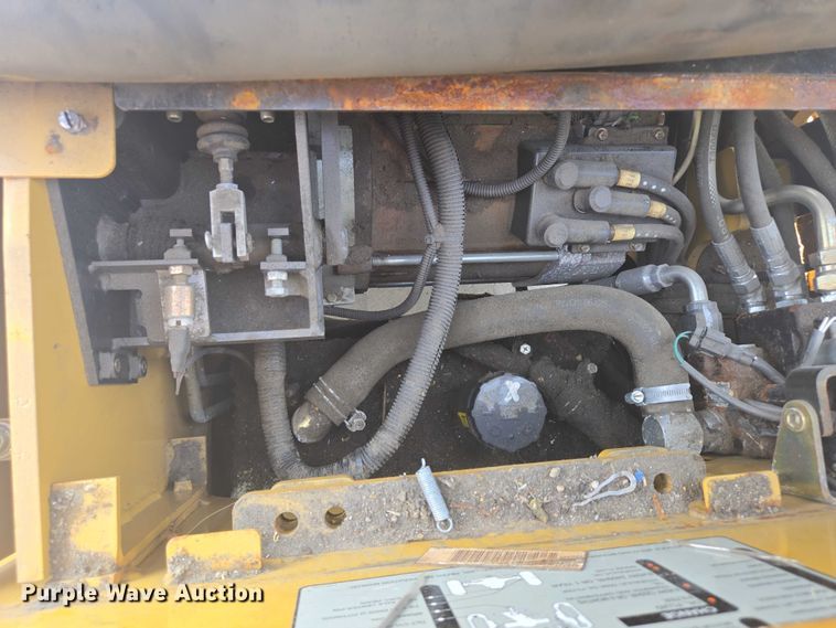 image for item DY1174 Caterpillar EC30LN2 forklift