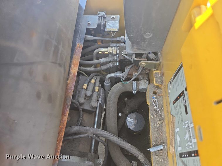 image for item DY1174 Caterpillar EC30LN2 forklift