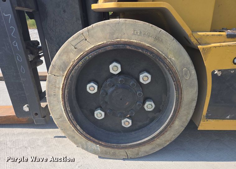 image for item DY1174 Caterpillar EC30LN2 forklift