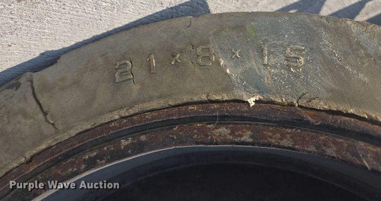 image for item DY1174 Caterpillar EC30LN2 forklift