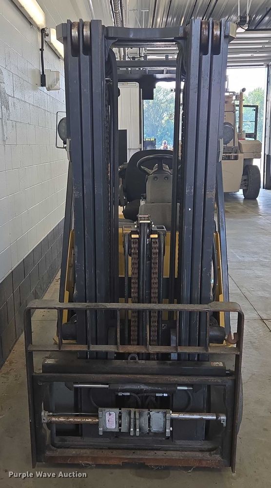 image for item DY1175 Caterpillar EC30LN2 forklift