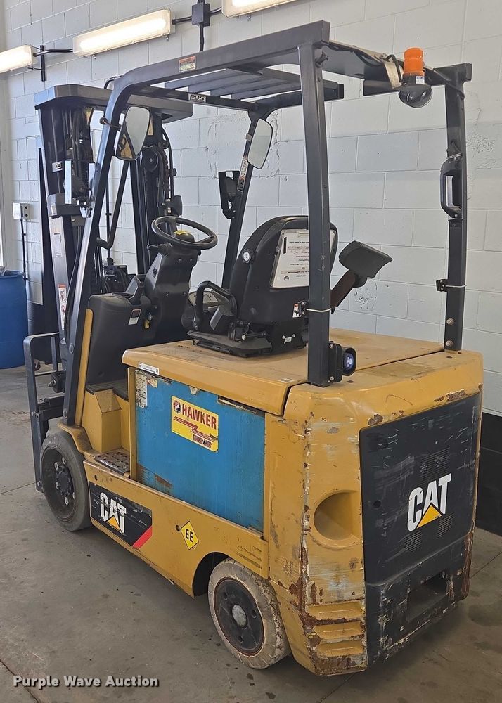 image for item DY1175 Caterpillar EC30LN2 forklift