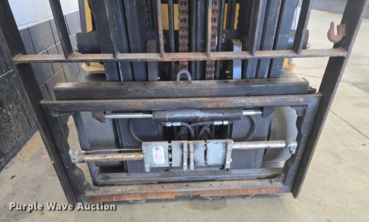 image for item DY1175 Caterpillar EC30LN2 forklift