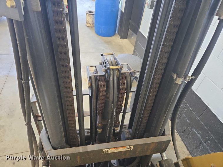 image for item DY1175 Caterpillar EC30LN2 forklift