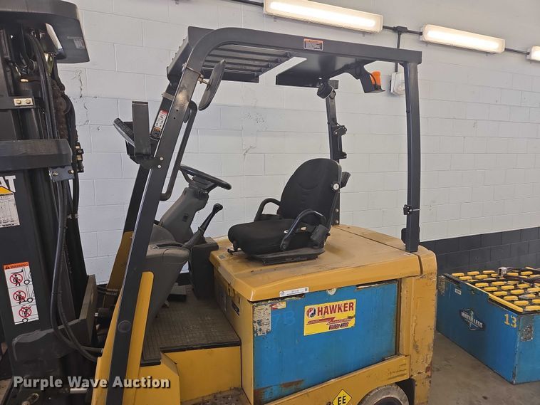 image for item DY1175 Caterpillar EC30LN2 forklift