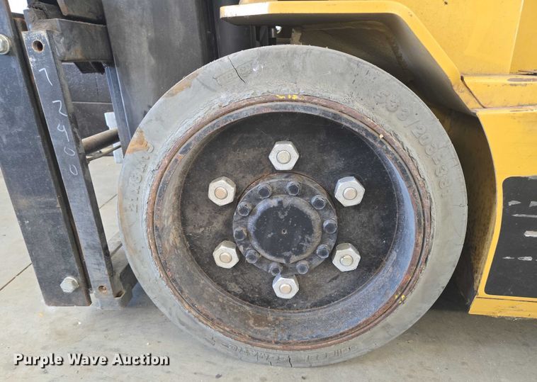 image for item DY1175 Caterpillar EC30LN2 forklift