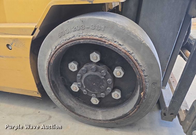 image for item DY1175 Caterpillar EC30LN2 forklift