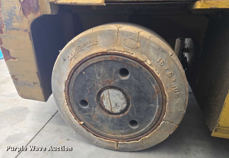 image for item DY1175 Caterpillar EC30LN2 forklift