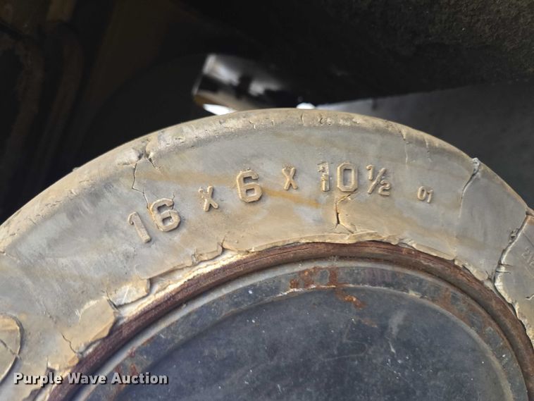 image for item DY1175 Caterpillar EC30LN2 forklift