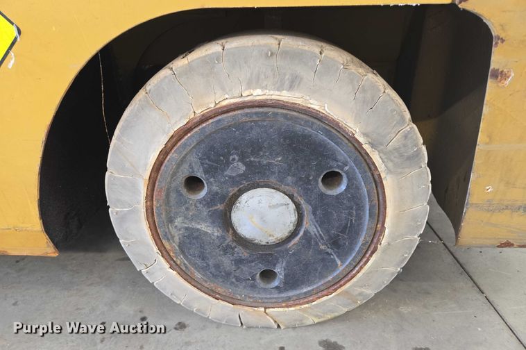 image for item DY1175 Caterpillar EC30LN2 forklift