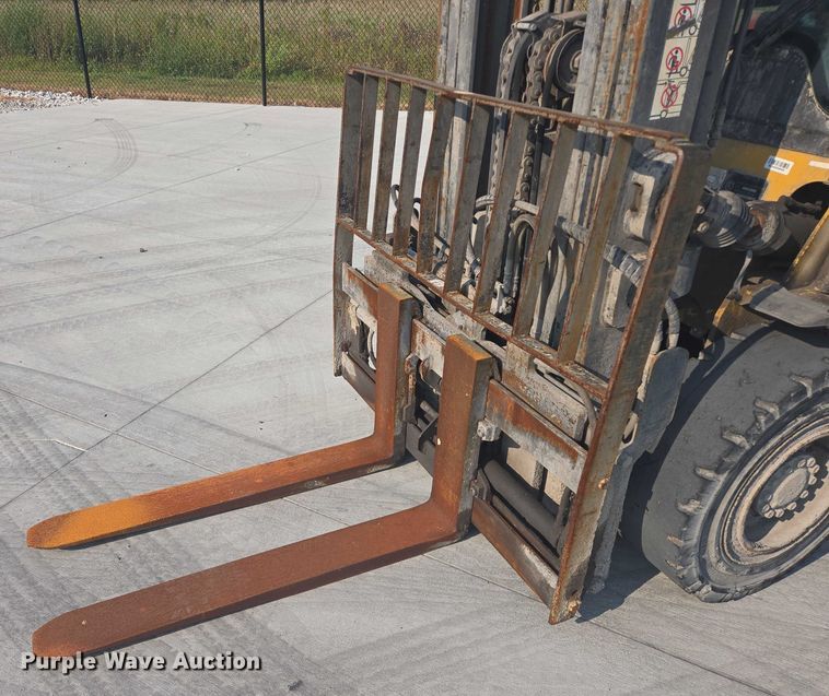 image for item DY1176 Caterpillar PD10000 forklift