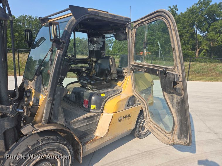 image for item DY1176 Caterpillar PD10000 forklift