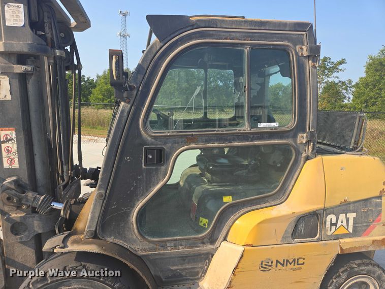 image for item DY1176 Caterpillar PD10000 forklift