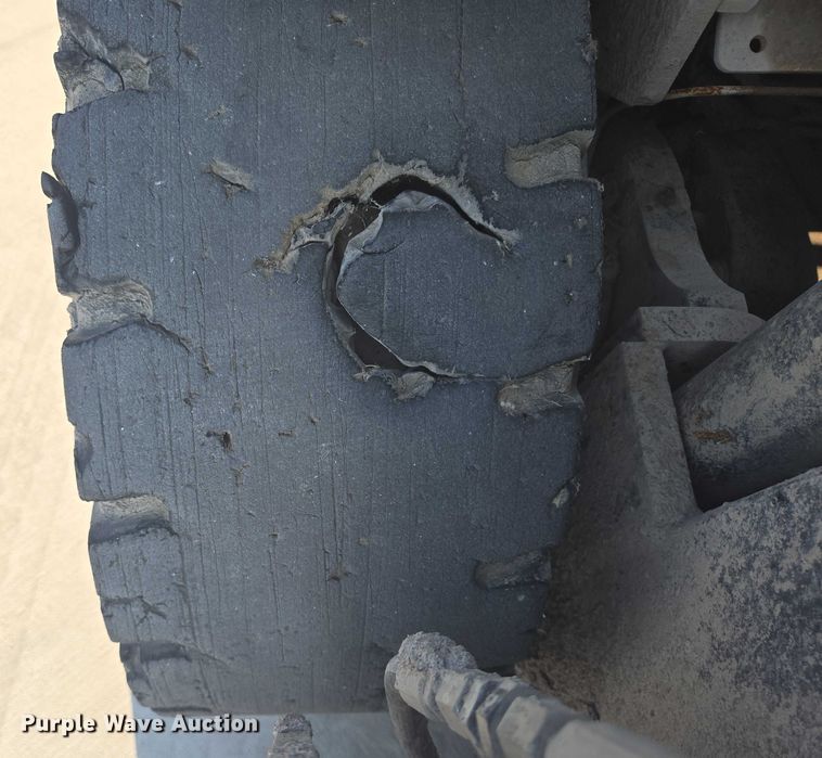 image for item DY1176 Caterpillar PD10000 forklift