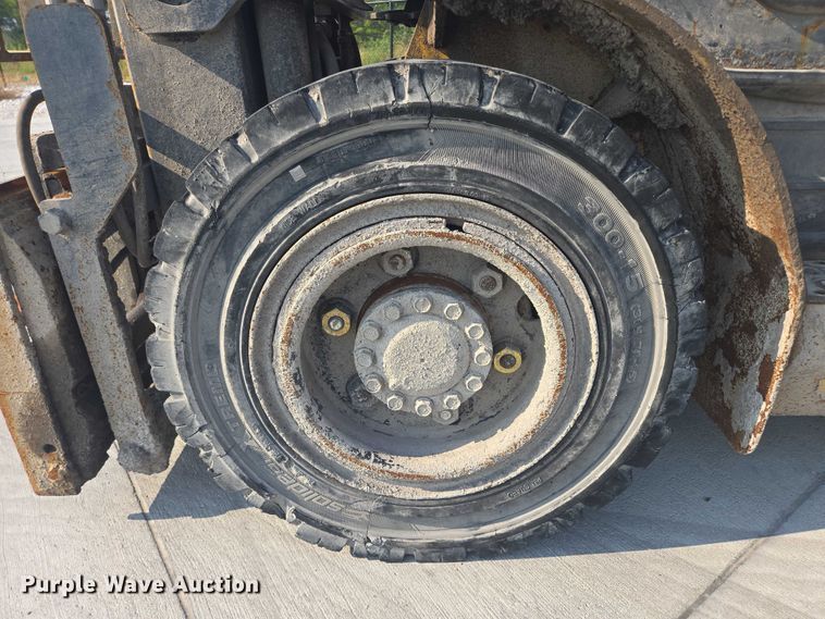 image for item DY1176 Caterpillar PD10000 forklift