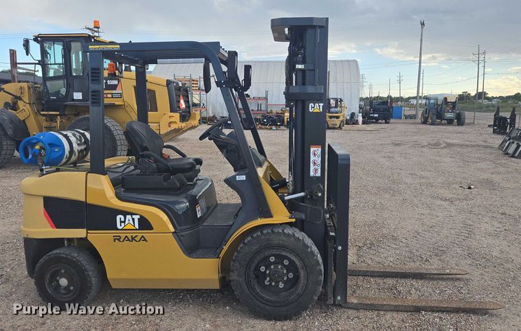 image for item DY1178 Caterpillar GP33N forklift
