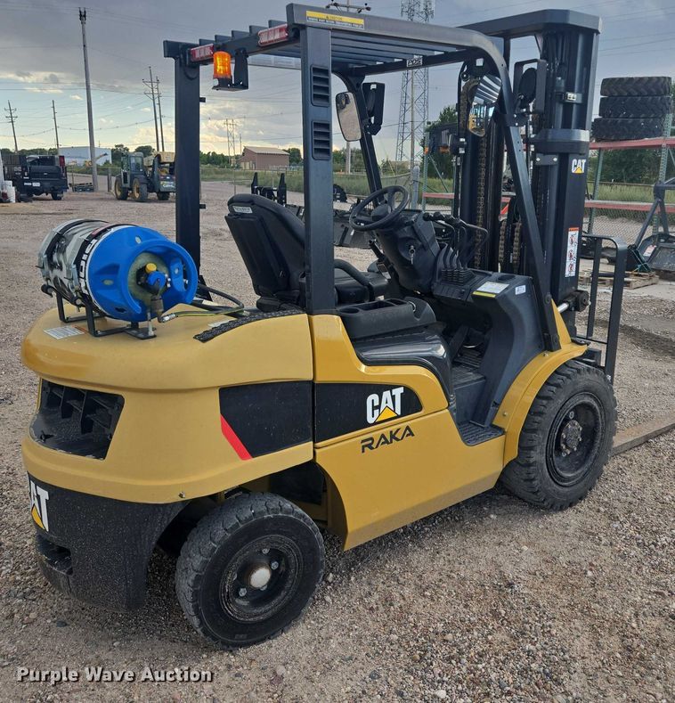 image for item DY1178 Caterpillar GP33N forklift