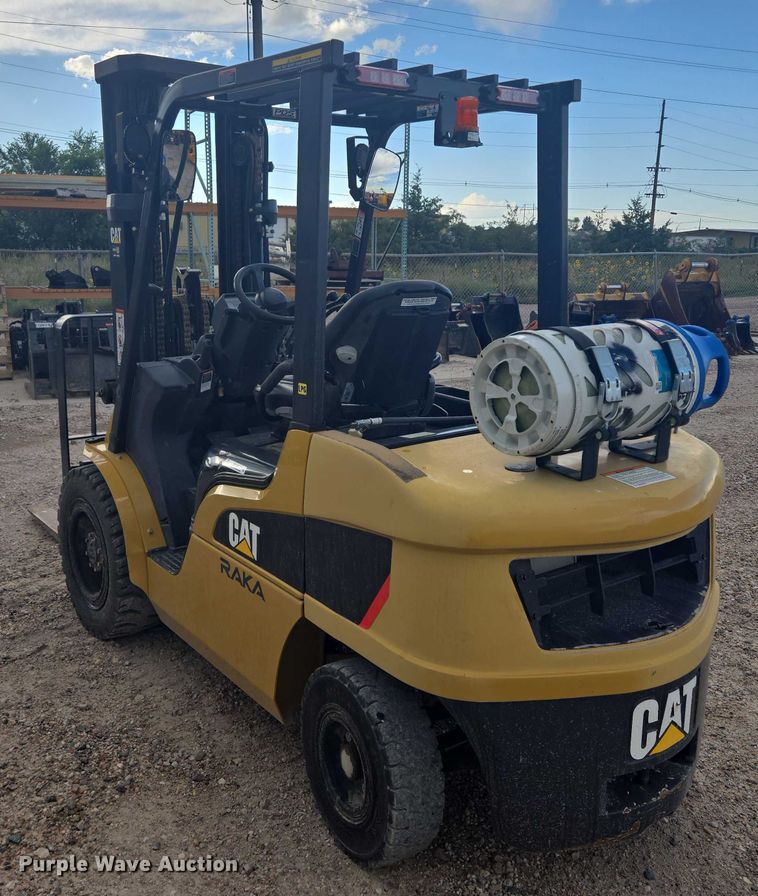 image for item DY1178 Caterpillar GP33N forklift