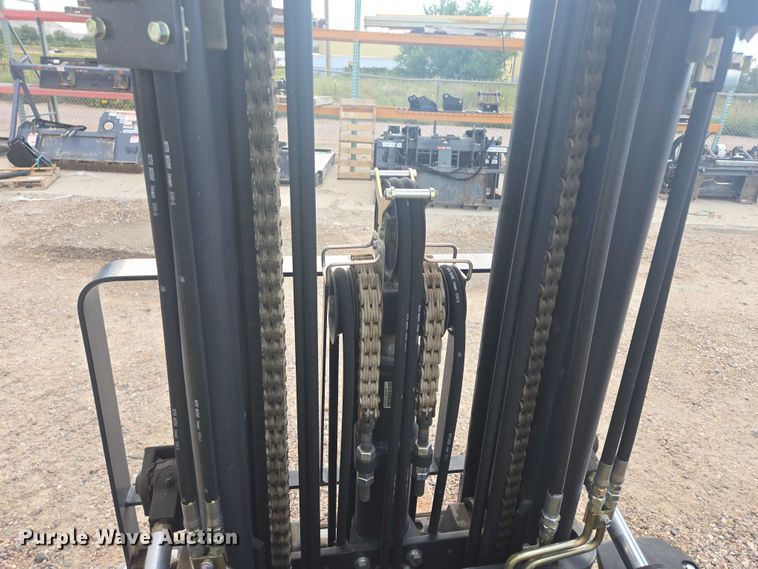 image for item DY1178 Caterpillar GP33N forklift