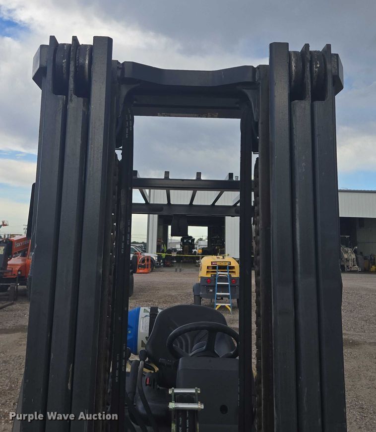 image for item DY1178 Caterpillar GP33N forklift