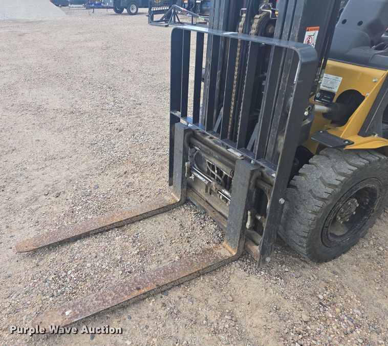 image for item DY1178 Caterpillar GP33N forklift